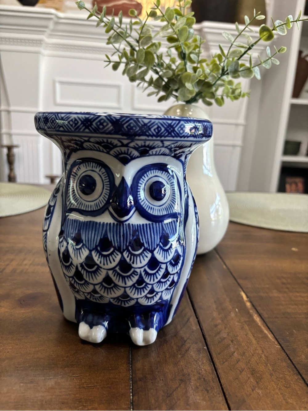 Blue and white porcelain owl plant stand